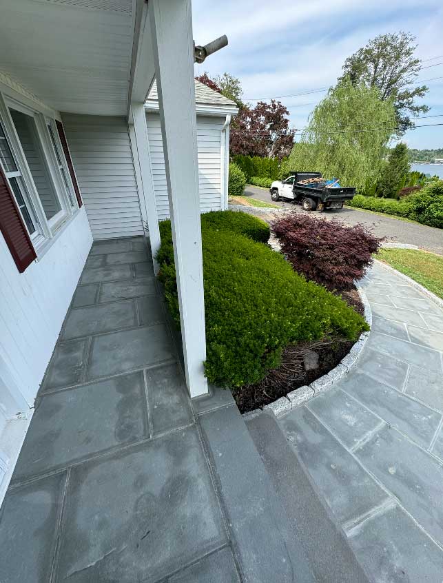 Bluestone Walkways and Steps with Belgian Block Border